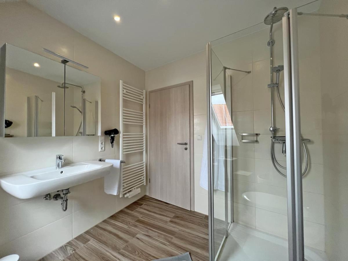 Ferienwohnung Hafenblick - Wunderbare Erholung Am Hafen Norddeich  Ngoại thất bức ảnh