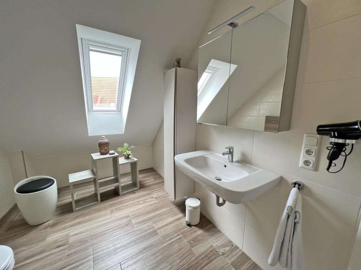 Ferienwohnung Hafenblick - Wunderbare Erholung Am Hafen Norddeich  Ngoại thất bức ảnh