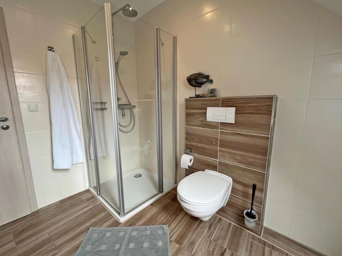 Ferienwohnung Hafenblick - Wunderbare Erholung Am Hafen Norddeich  Ngoại thất bức ảnh