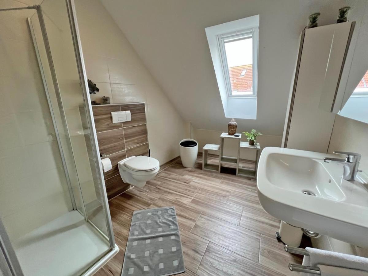 Ferienwohnung Hafenblick - Wunderbare Erholung Am Hafen Norddeich  Ngoại thất bức ảnh