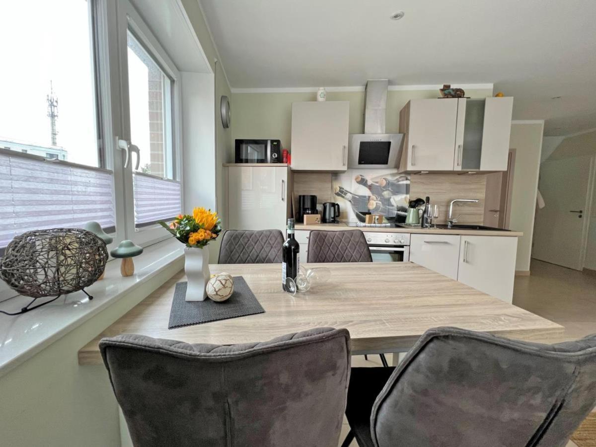 Ferienwohnung Hafenblick - Wunderbare Erholung Am Hafen Norddeich  Ngoại thất bức ảnh